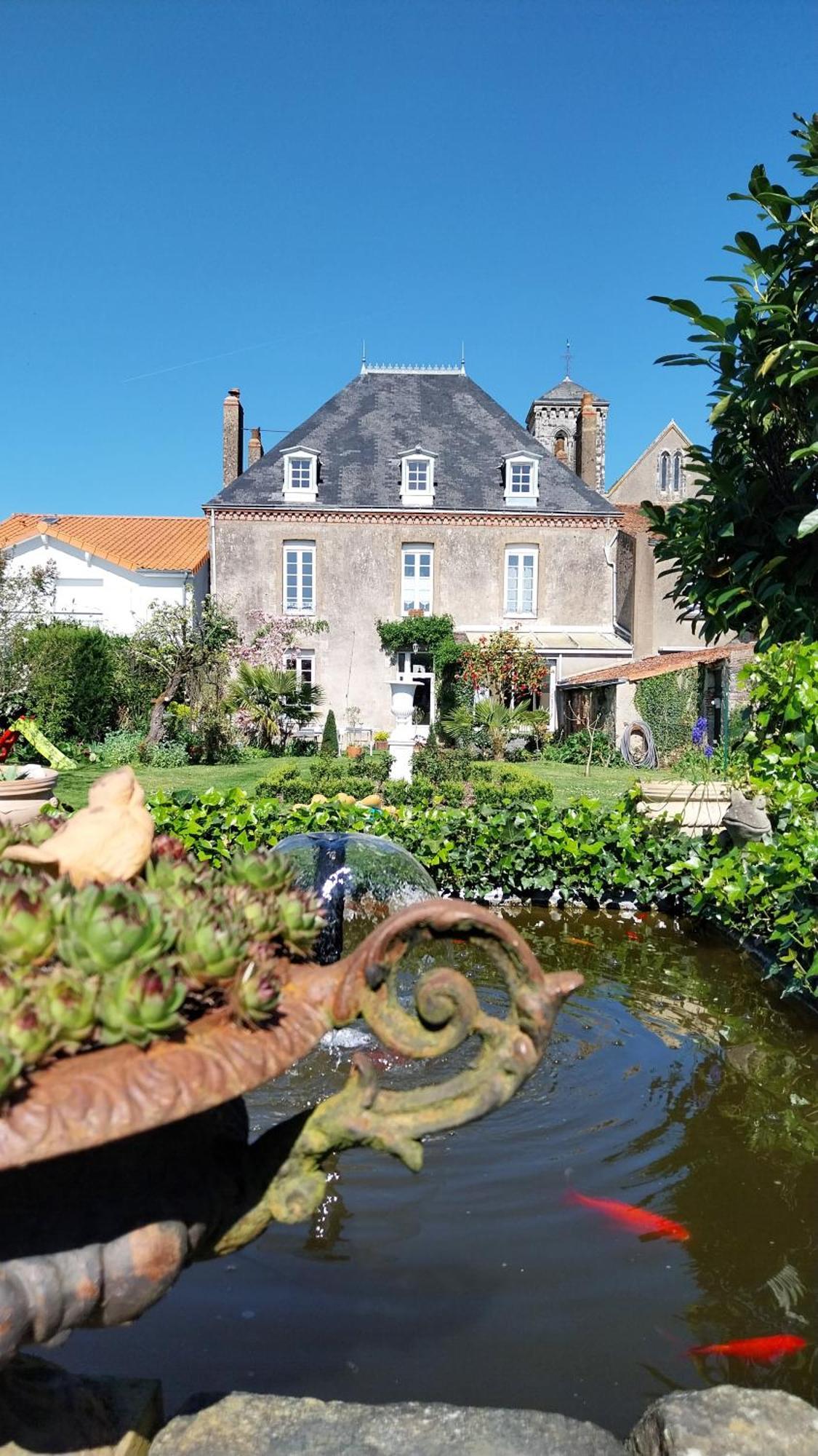 Le Griffon 1855 Hotel Saint-Laurent-Des-Autels Buitenkant foto