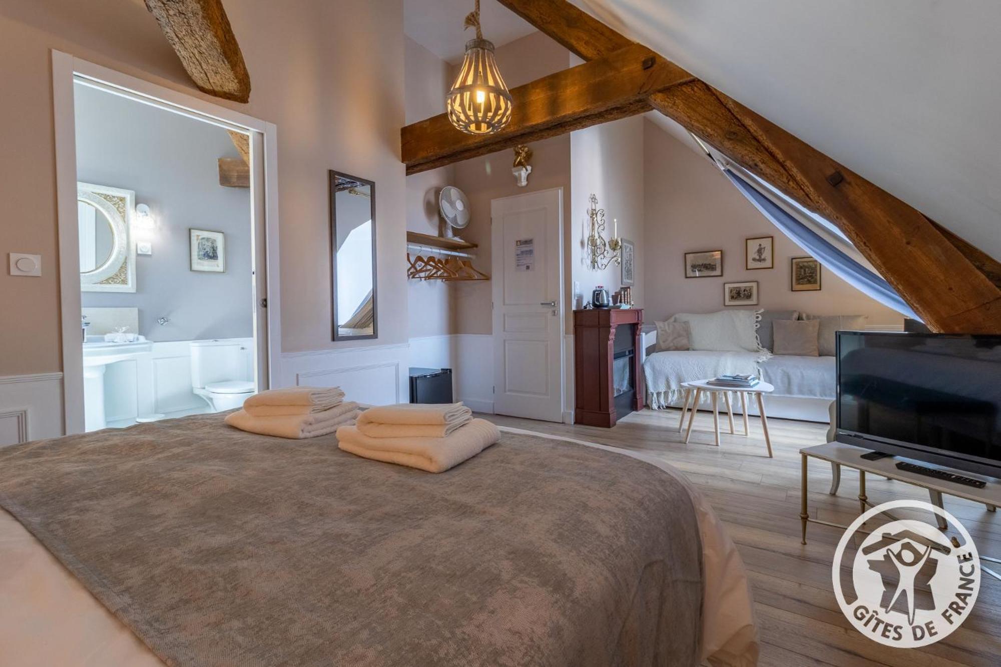 Le Griffon 1855 Hotel Saint-Laurent-Des-Autels Buitenkant foto